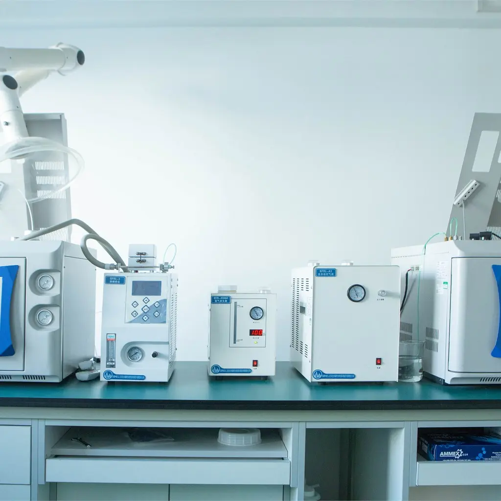 hero-04-qc-lab-gc-instrument-bench